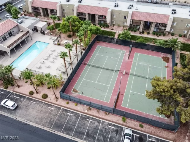 MLS: 2711724 Condo For Sale