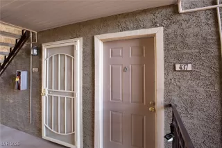 Photo #5: 2711724 Listing 