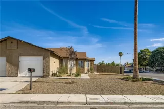 Photo #4: 2711741 Listing 