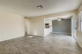 Photo #6: 2711741 Listing 