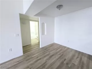 Photo #4: 2711790 Listing 