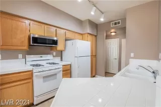 Photo #5: 2711799 Listing 