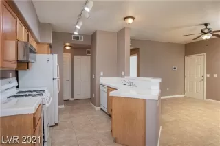 Photo #6: 2711799 Listing 