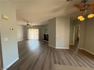 Photo #2: 2711818 Listing 