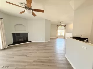 Photo #3: 2711818 Listing 