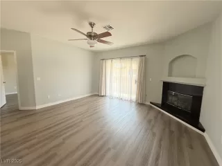 Photo #4: 2711818 Listing 