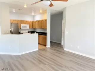 Photo #6: 2711818 Listing 