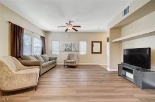 Photo #2: 2711823 Listing