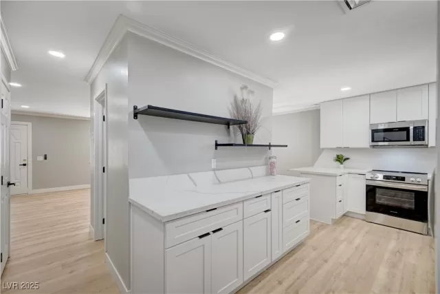 MLS: 2711826 Condo For Sale