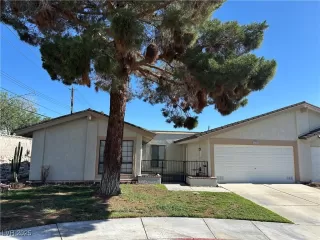 Photo #2: 2711838 Listing 