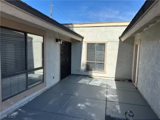 Photo #3: 2711838 Listing 