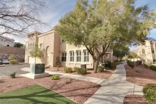 Photo #2: 2711885 Listing 