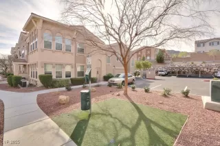 Photo #4: 2711885 Listing 