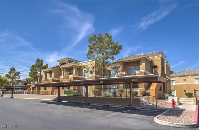 MLS: 2711894 Condo For Sale