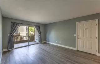 Photo #3: 2711894 Listing 