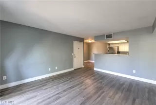 Photo #6: 2711894 Listing 