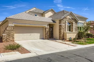 Photo #1: 2711927 Listing 