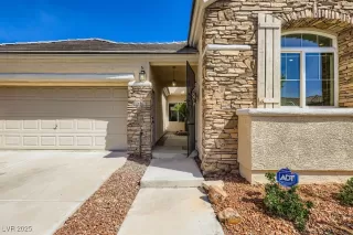 Photo #2: 2711927 Listing 