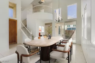 Photo #5: 2711927 Listing 