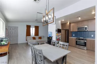 Photo #3: 2711932 Listing 