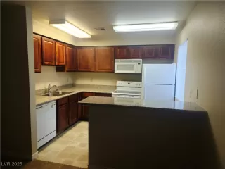 Photo #3: 2711935 Listing 