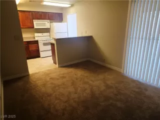 Photo #4: 2711935 Listing 