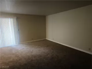 Photo #5: 2711935 Listing 