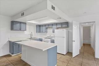 Photo #2: 2712011 Listing 