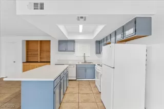 Photo #3: 2712011 Listing 