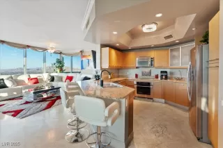 Photo #4: 2712030 Listing 