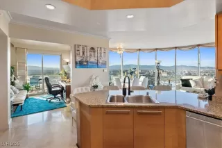 Photo #5: 2712030 Listing 