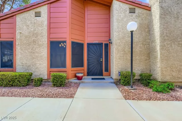 MLS: 2712032 Condo For Sale