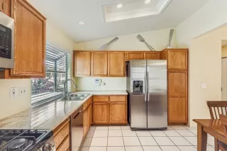 Photo #4: 2712032 Listing