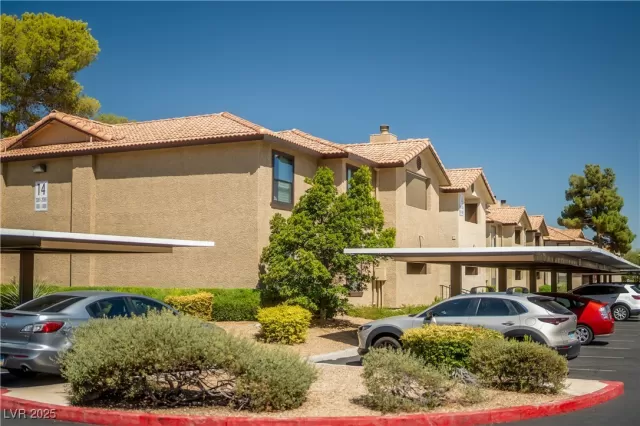 MLS: 2712035 Condo For Sale