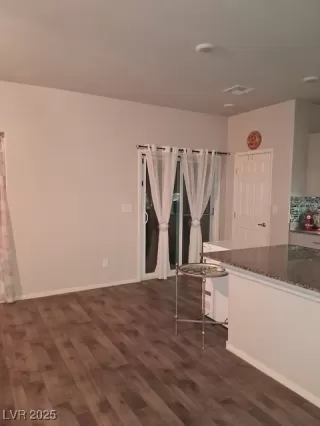 Photo #2: 2712040 Listing 