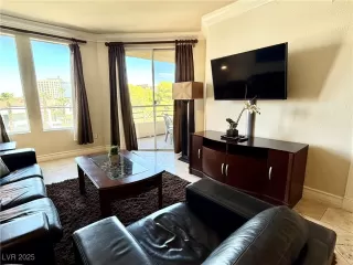 Photo #2: 2712047 Listing 