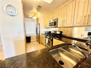 Photo #5: 2712047 Listing 