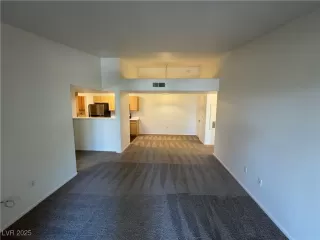 Photo #3: 2712048 Listing 