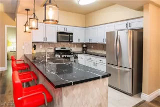 Photo #2: 2712056 Listing 