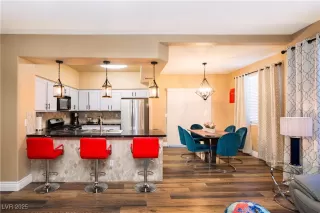 Photo #5: 2712056 Listing 