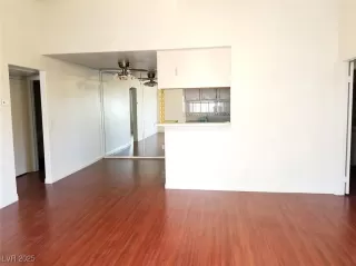 Photo #3: 2712063 Listing 