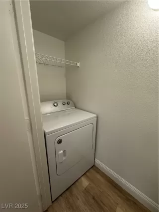 Photo #6: 2712071 Listing