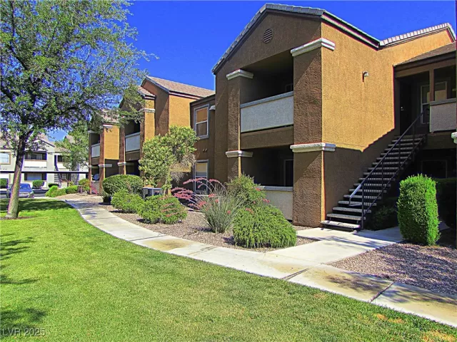 MLS: 2712073 Condo For Sale