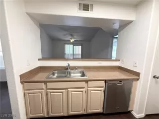 Photo #5: 2712073 Listing 