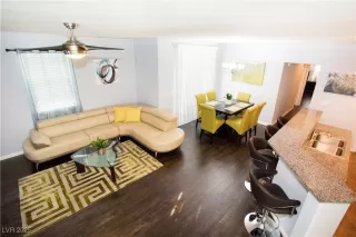 Photo #5: 2712077 Listing 