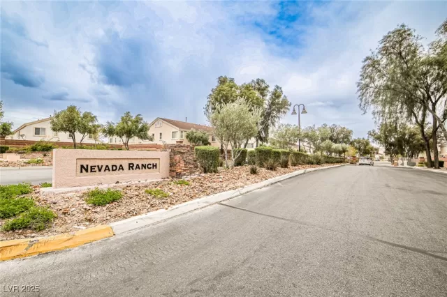 MLS: 2712085 Condo For Sale