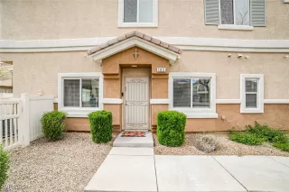 Photo #3: 2712085 Listing