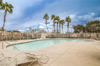 Photo #5: 2712085 Listing