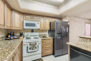 Photo #6: 2712086 Listing 