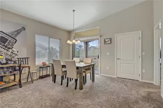 Photo #4: 2712093 Listing